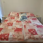 2 Apartments, 150 M From The Beach, Garden & Barbecue דירה *