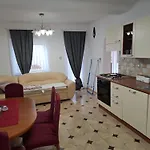 2 Apartments, 150 M From The Beach, Garden & Barbecue Kruševo
