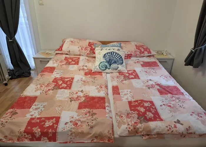 2 Apartments, 150 M From The Beach, Garden & Barbecue شقة *