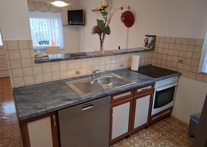 2 Apartments, 150 M From The Beach, Garden & Barbecue