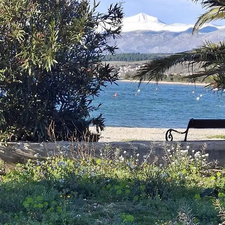 2 Apartments, 150 M From The Beach, Garden & Barbecue 公寓
