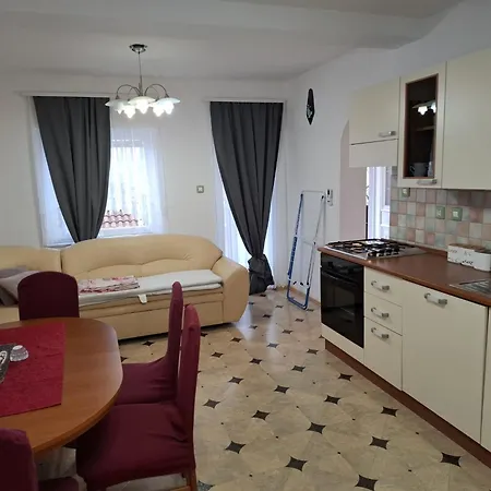 2 Apartments, 150 M From The Beach, Garden & Barbecue Kruševo