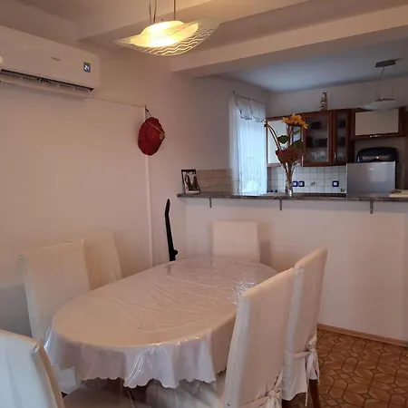 公寓 2 Apartments, 150 M From The Beach, Garden & Barbecue *