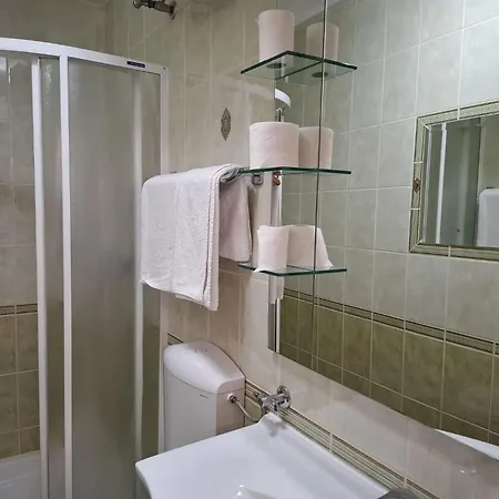 2 Apartments, 150 M From The Beach, Garden & Barbecue Kruševo