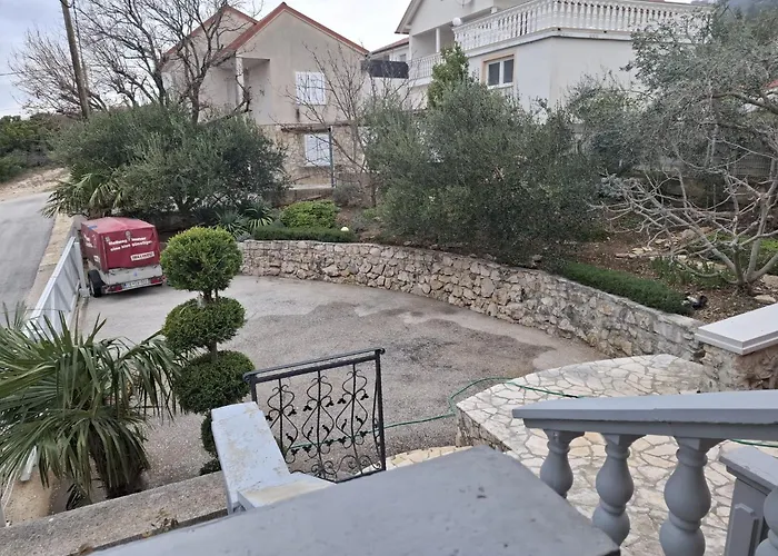 2 Apartments, 150 M From The Beach, Garden & Barbecue * Kruševo
