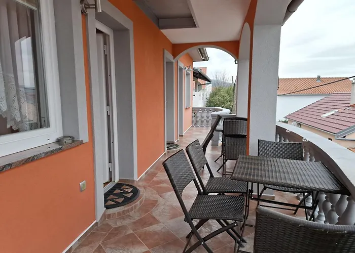 2 Apartments, 150 M From The Beach, Garden & Barbecue Kruševo