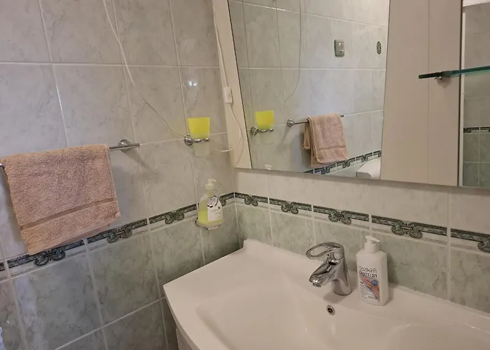 2 Apartments, 150 M From The Beach, Garden & Barbecue Apartamento