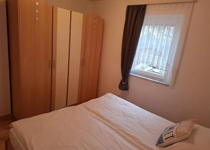 2 Apartments, 150 M From The Beach, Garden & Barbecue Kruševo